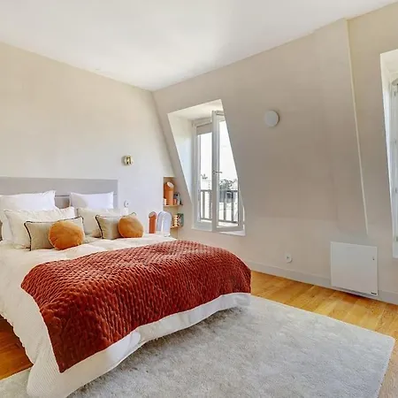 La Vue Du Marais * パリ